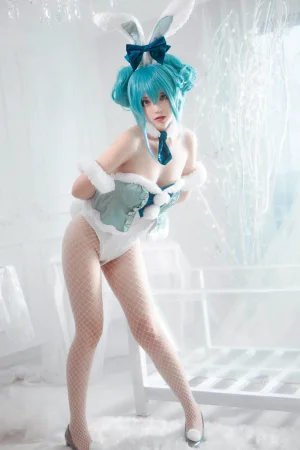 《Miku初音兔女郎》｜疯猫ss · 25张写真
