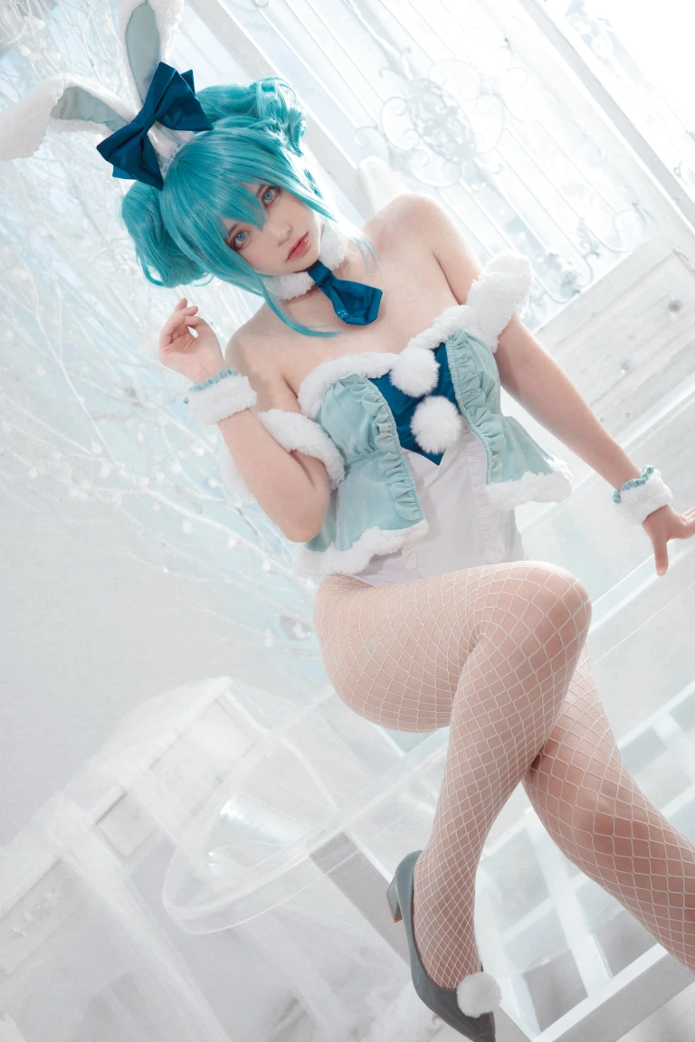《Miku初音兔女郎》｜疯猫ss · 25张写真