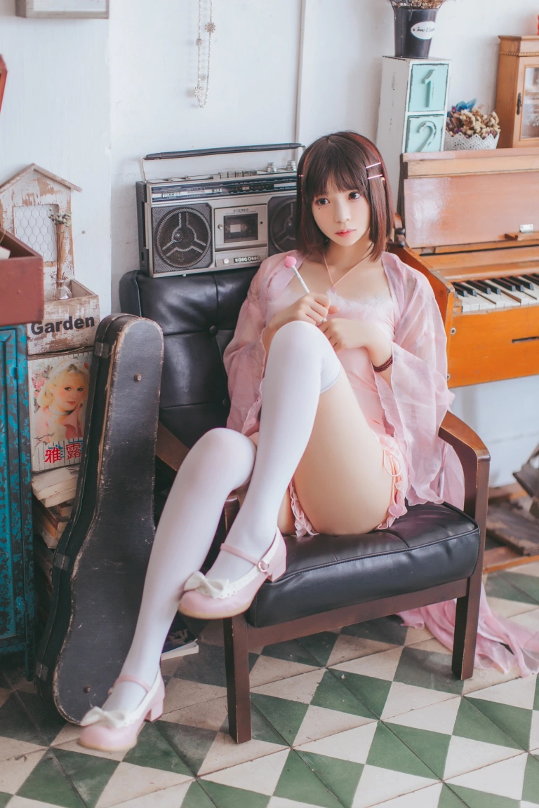 《粉红日常》｜疯猫ss · 19张写真