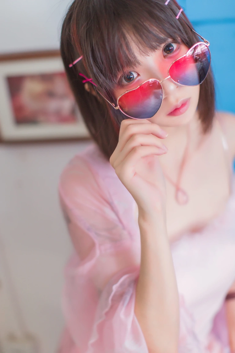 《粉红日常》｜疯猫ss · 19张写真