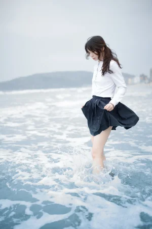 《眠海歌 海滩蓝色》｜疯猫ss · 28张写真