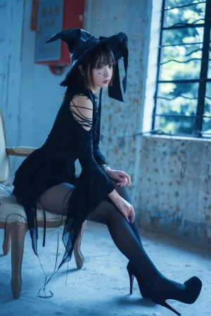 《魔女样双笙本 魔女》｜疯猫ss · 27张写真