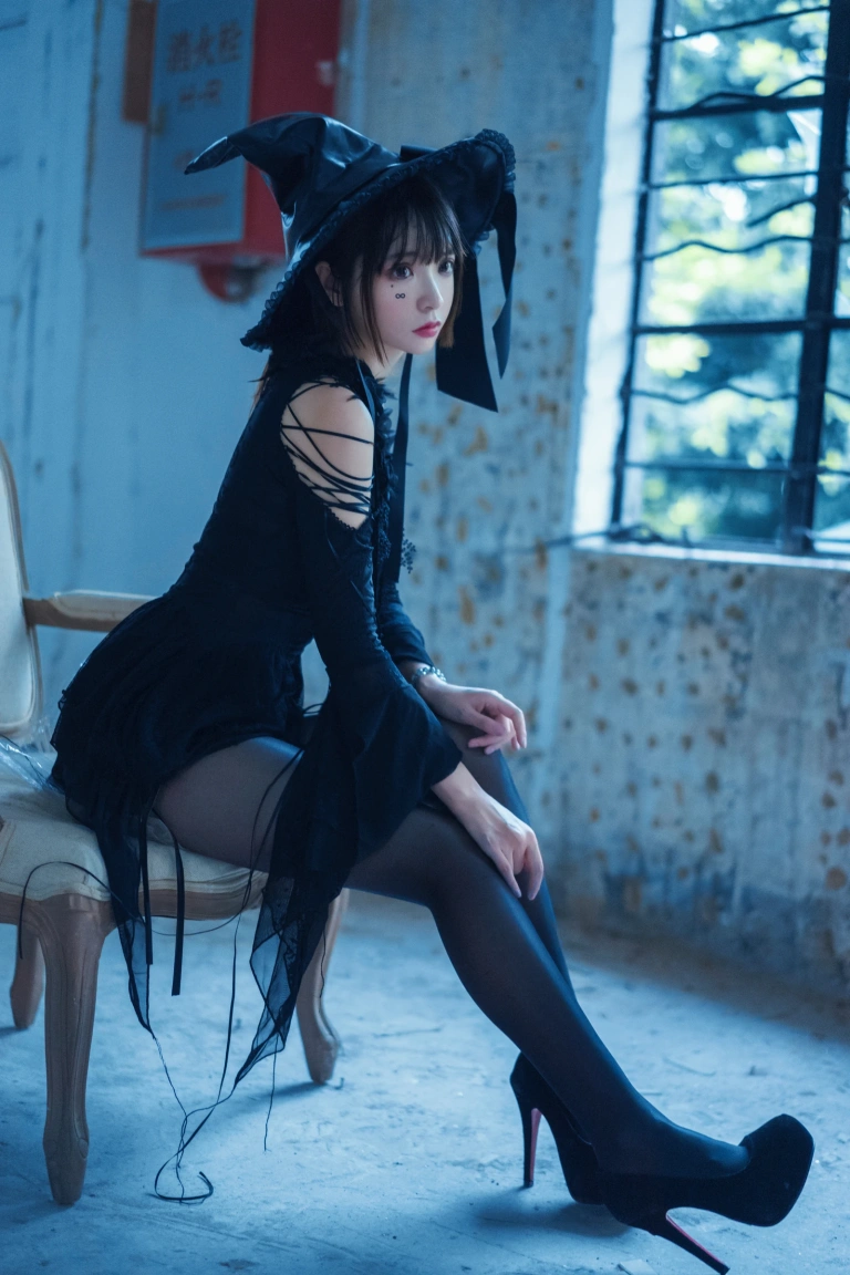 《魔女样双笙本 魔女》｜疯猫ss · 27张写真