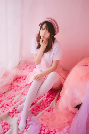 《丝袜狂想曲（粉）》｜疯猫ss · 54张写真