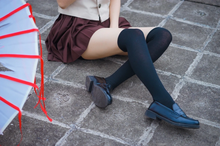 《丝袜狂想曲（伞）》｜疯猫ss · 42张写真