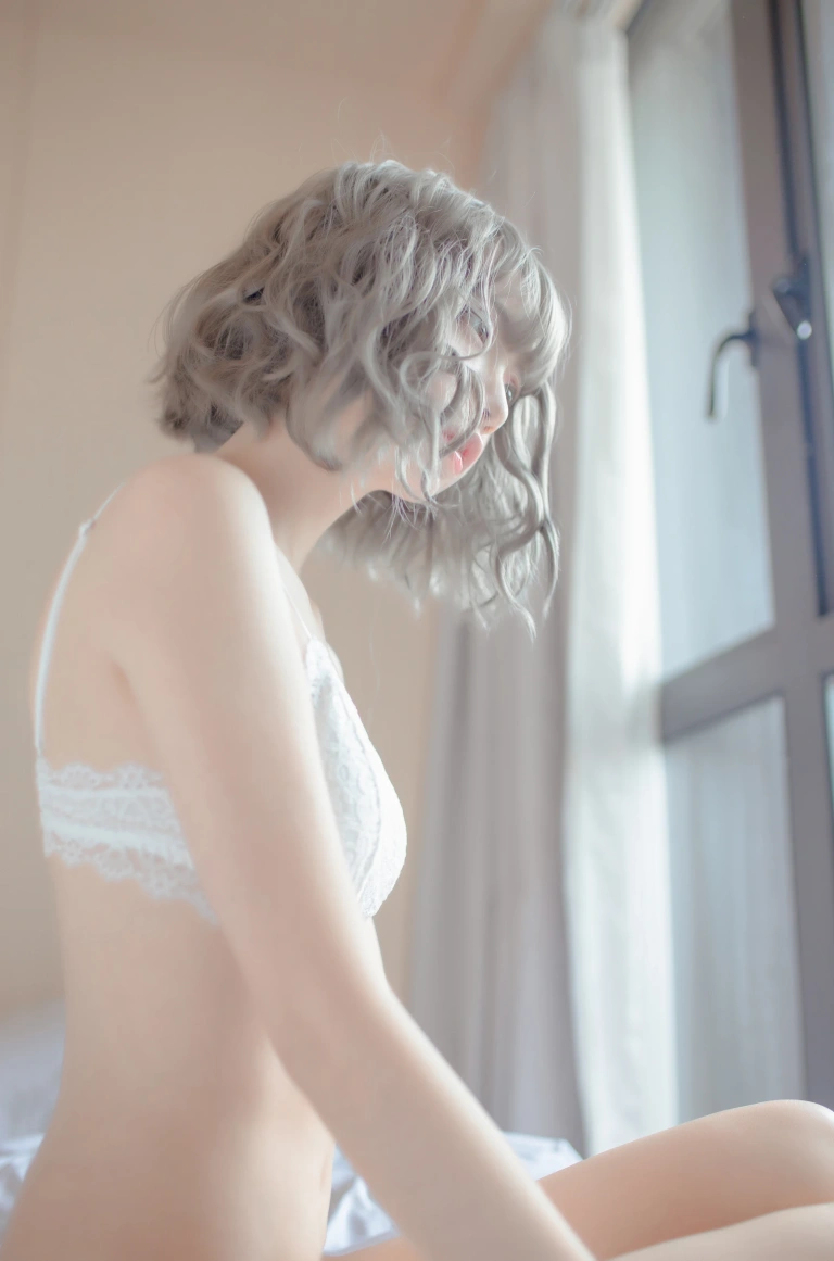 《思绪本 内衣》｜疯猫ss · 27张写真