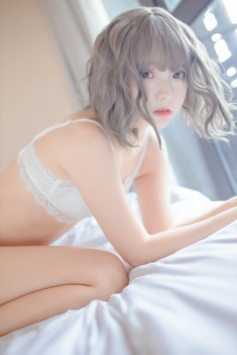 《思绪本 内衣》｜疯猫ss · 27张写真
