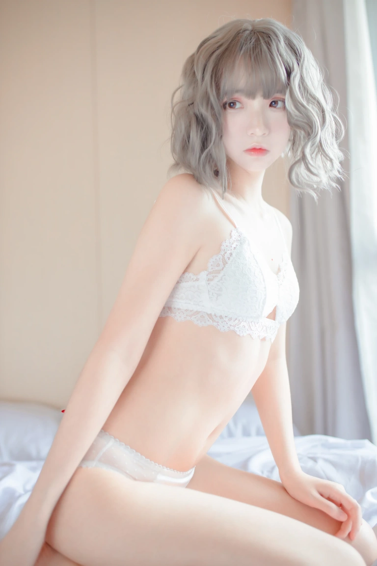 《思绪本 内衣》｜疯猫ss · 27张写真