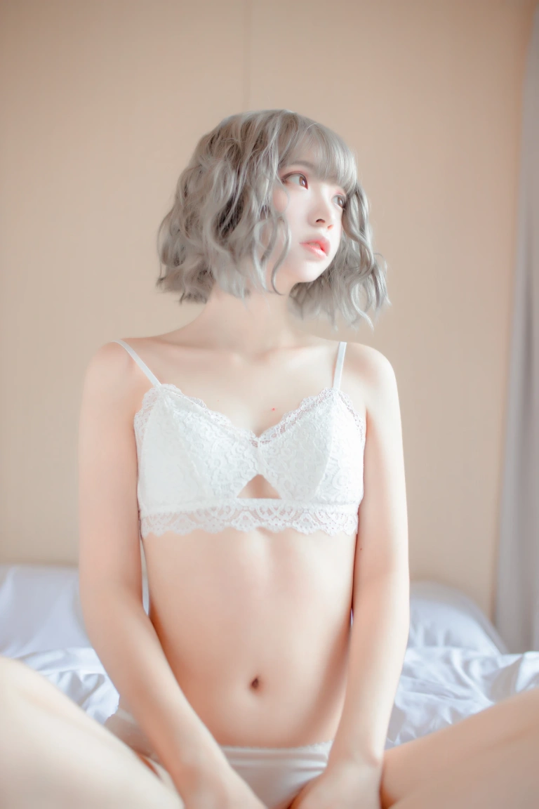 《思绪本 内衣》｜疯猫ss · 27张写真
