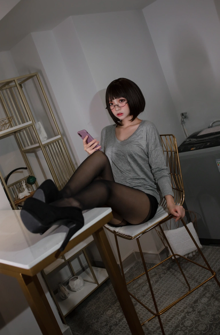 《OL真爱本子 居家OL》｜疯猫ss · 30张写真