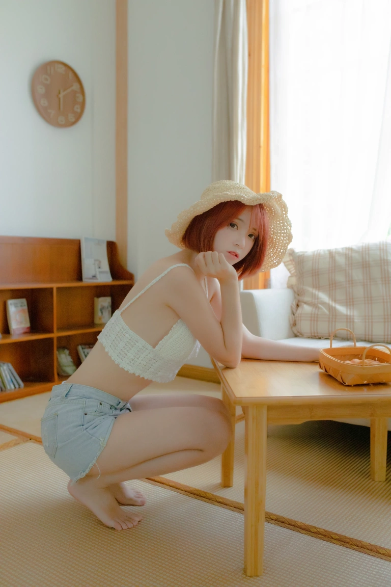《草帽女孩 茶茶可爱风》｜疯猫ss · 30张写真