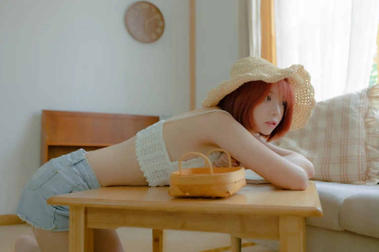《草帽女孩 茶茶可爱风》｜疯猫ss · 30张写真