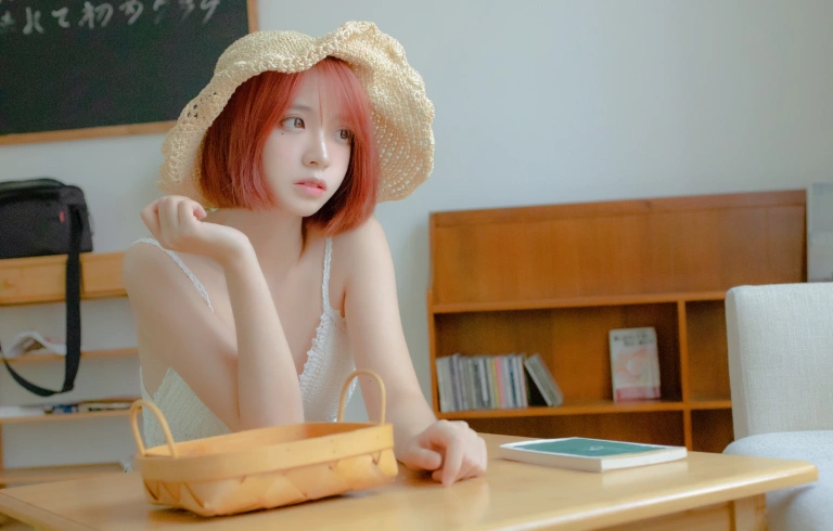 《草帽女孩 茶茶可爱风》｜疯猫ss · 30张写真