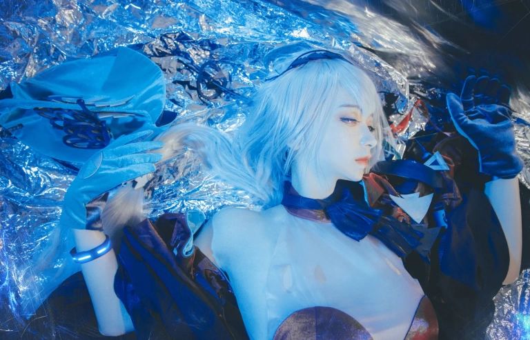 《浊心斯卡蒂》｜疯猫ss · 18张写真