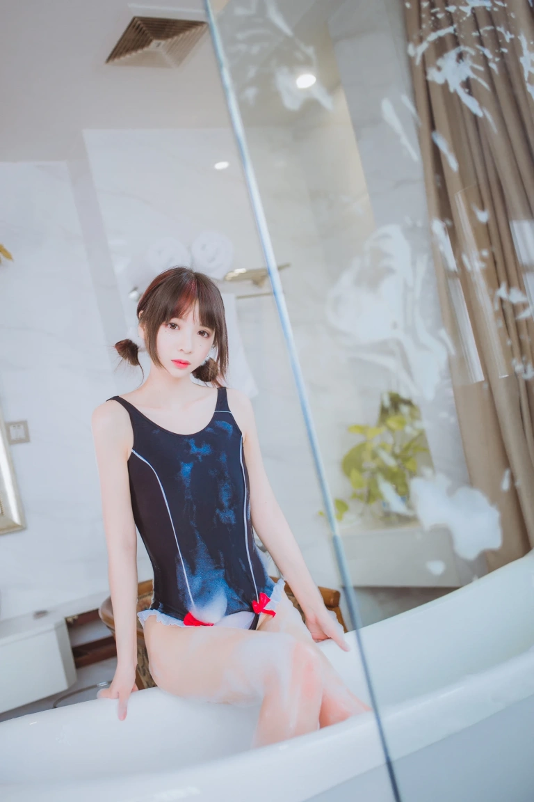 《浴缸》｜疯猫ss · 33张写真