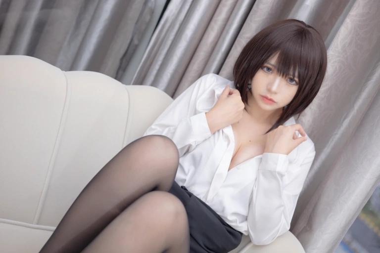 《OL（双11）》｜疯猫ss · 40张写真、4 个视频