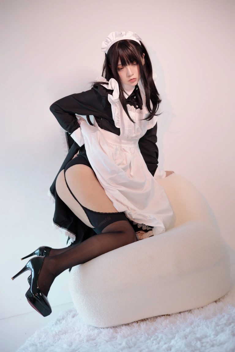 《女仆》｜疯猫ss · 50张写真
