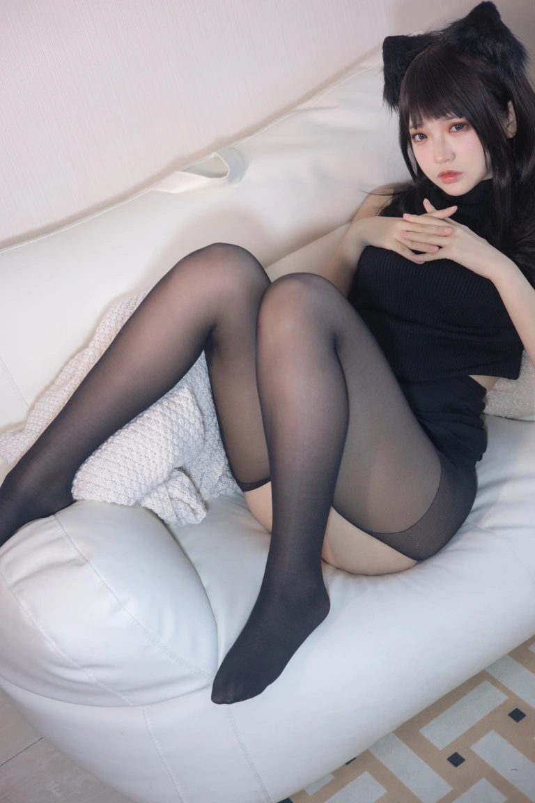 《2022新春生日本01 黑毛衣少女》｜疯猫ss · 80张写真