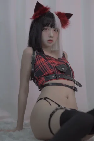《红黑耳》｜疯猫ss · 40张写真