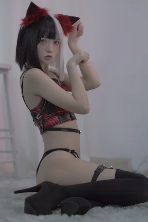 《红黑耳》｜疯猫ss · 40张写真