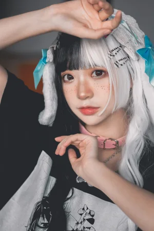 《雀斑少女》｜疯猫ss · 12张写真