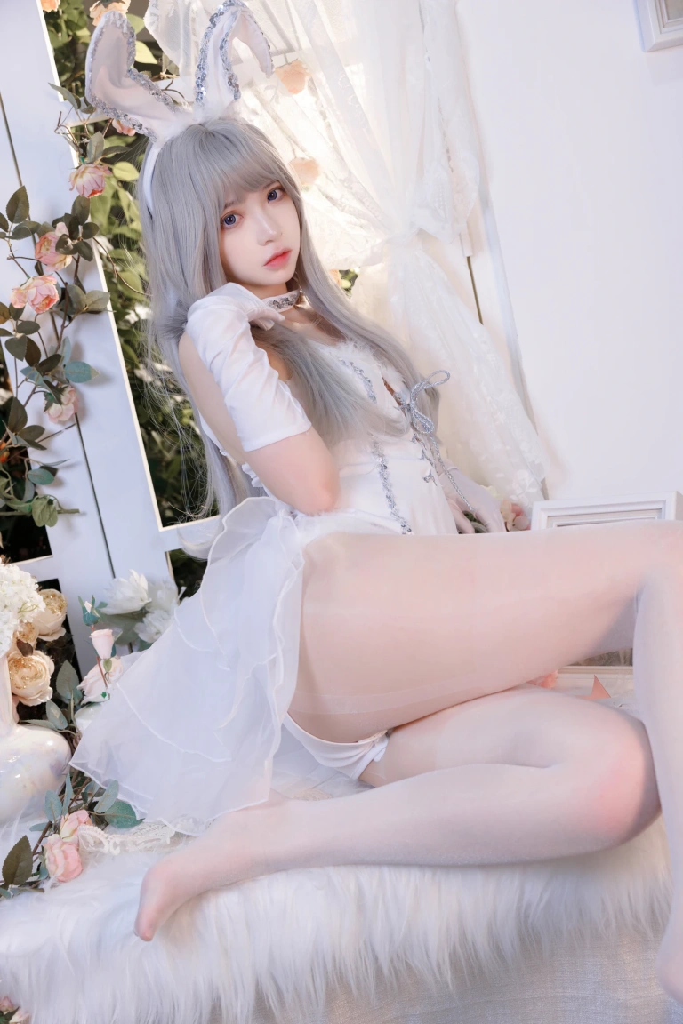 《珍藏版3 纯白绒绒兔》｜疯猫ss · 40张写真、2 个视频