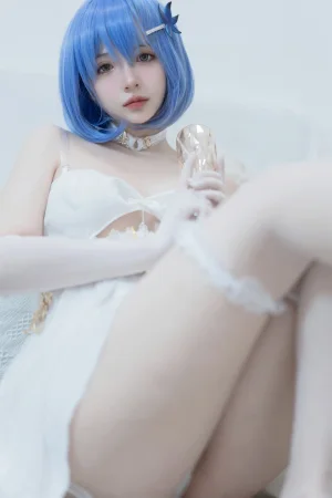 《2023年12月fantia订阅（5套）》｜疯猫ss · 45张写真