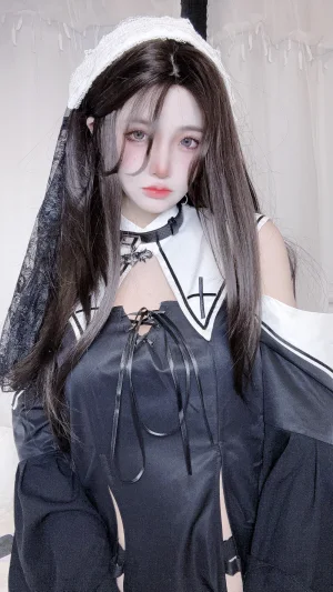 《修女自拍》｜疯猫ss · 21张写真