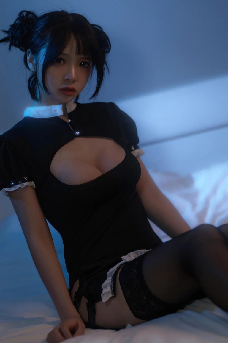 《黑色护士》｜疯猫ss · 40张写真
