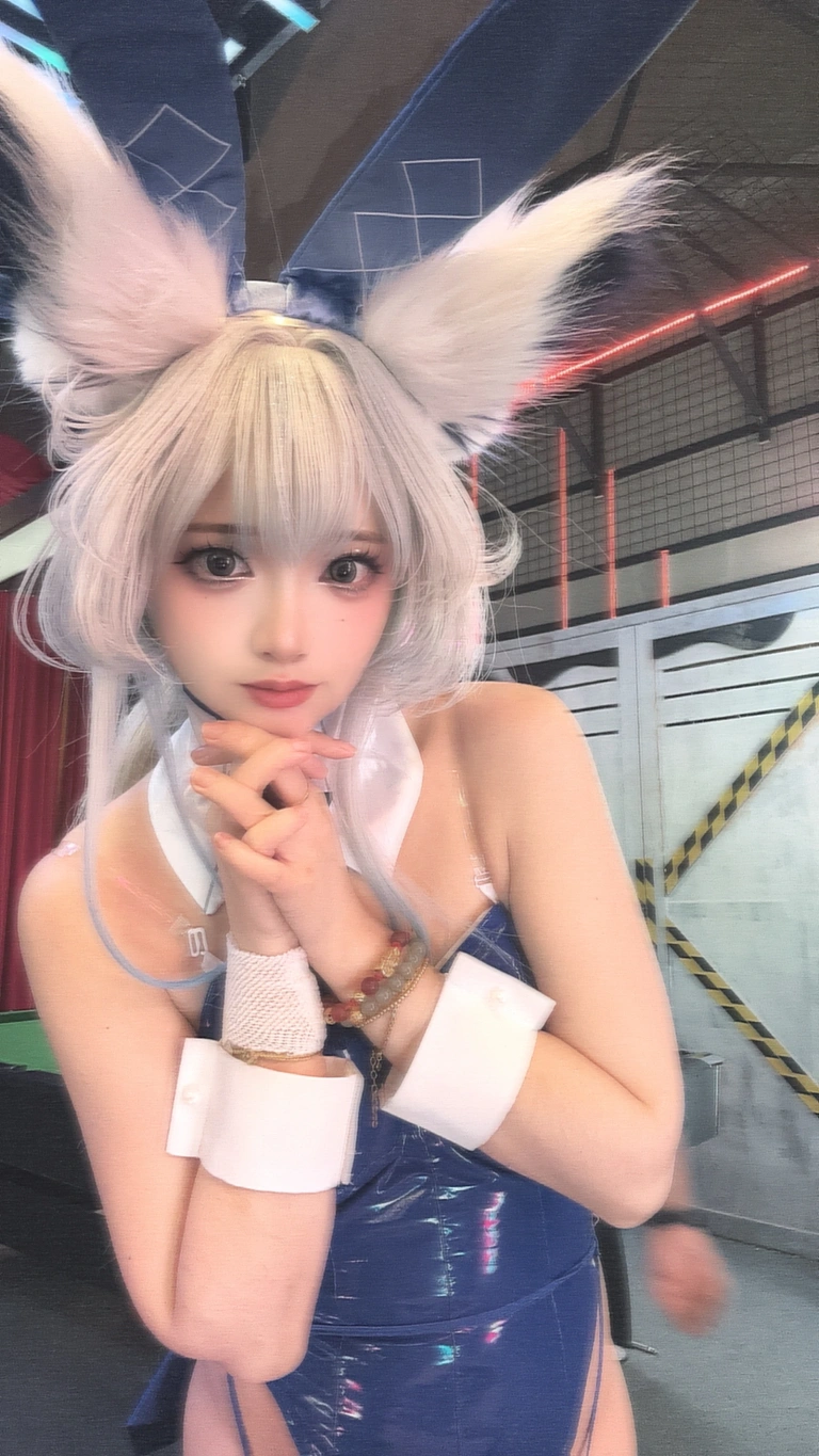 《2025年11月会员》｜疯猫ss · 62张写真、3 个视频