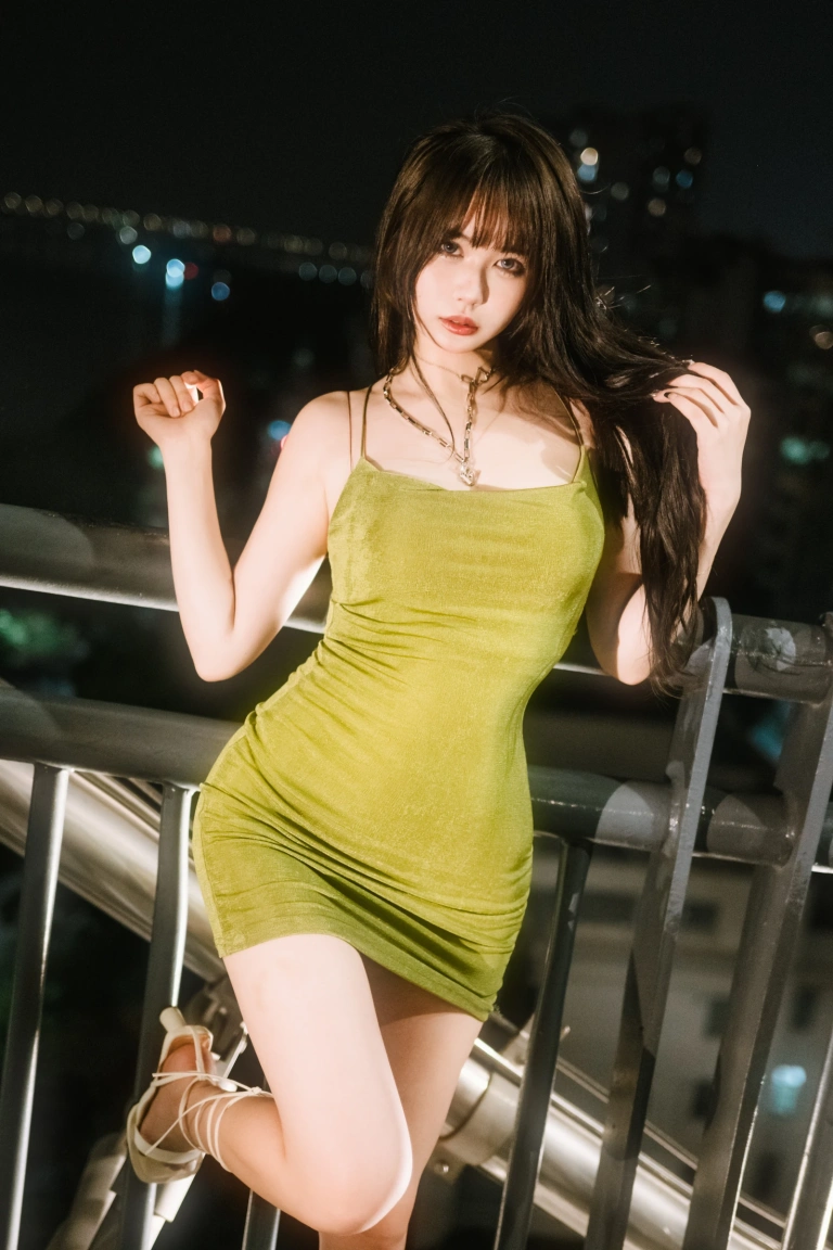 《绿色连衣裙》｜Tina很妖孽呀 · 35张写真