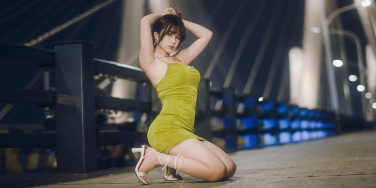 《绿色连衣裙》｜Tina很妖孽呀 · 35张写真