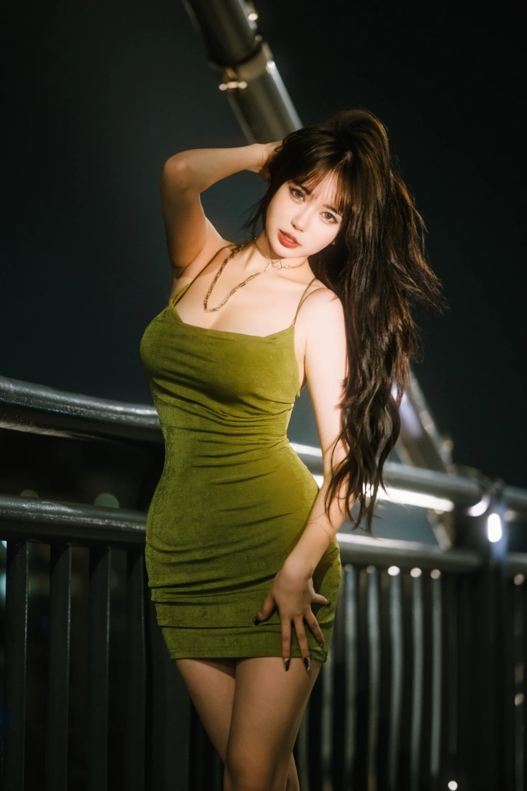 《绿色连衣裙》｜Tina很妖孽呀 · 35张写真