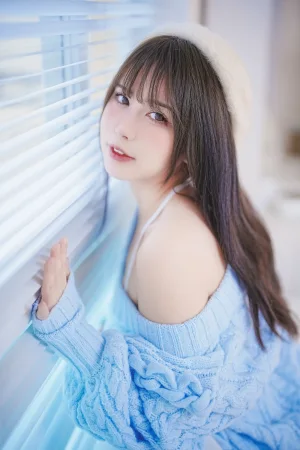 《蓝色秋冬毛衣》｜Tina很妖孽呀 · 28张写真