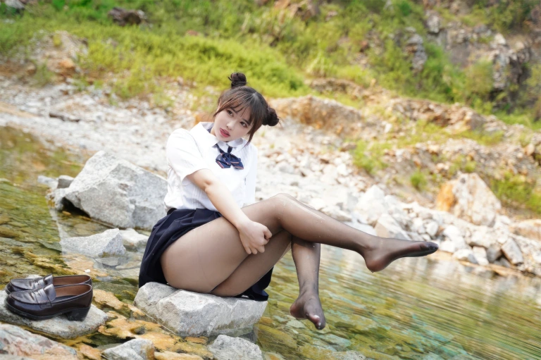 《小溪体操服死库水JK》｜Tina很妖孽呀 · 56张写真
