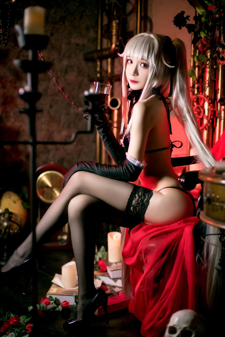 《雾枝礼服&水着》｜Tomoyo酱 · 30张写真