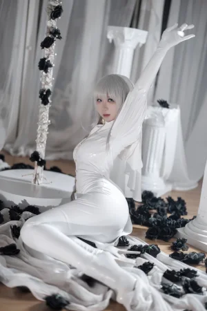《纯白修女》｜樱落酱w · 45张写真