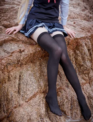 《小短裙》｜封疆疆v · 10张写真