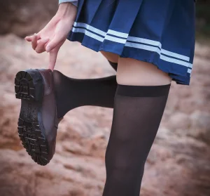 《小短裙》｜封疆疆v · 10张写真