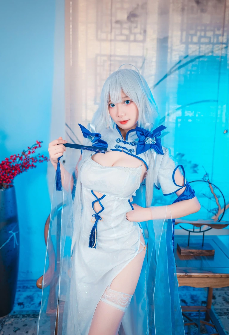 《碧蓝航线 光辉cos》｜封疆疆v · 15张写真