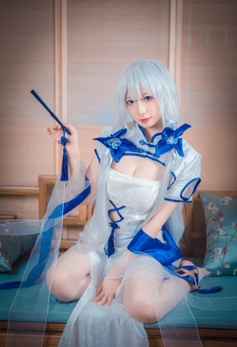 《碧蓝航线 光辉cos》｜封疆疆v · 15张写真