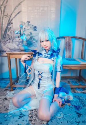 《碧蓝航线 光辉cos》｜封疆疆v · 15张写真