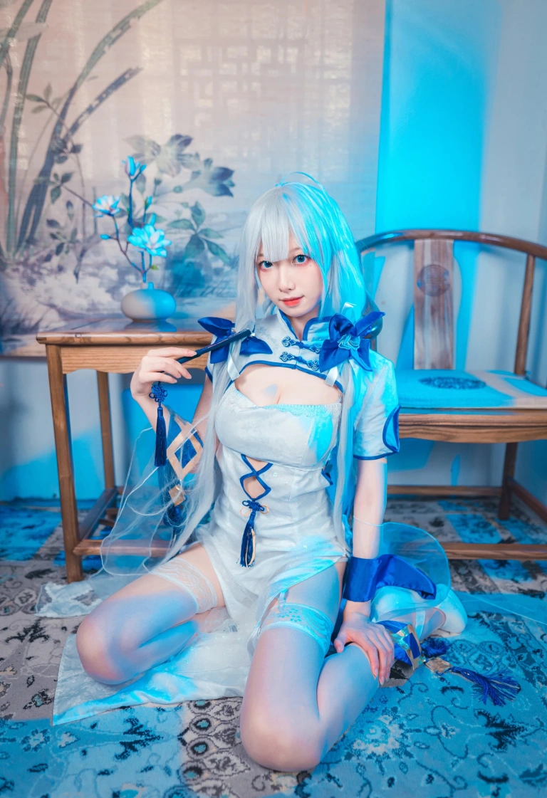 《碧蓝航线 光辉cos》｜封疆疆v · 15张写真