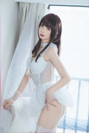 《纯白》｜封疆疆v · 40张写真