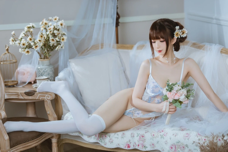 《纯欲连体衣》｜封疆疆v · 40张写真