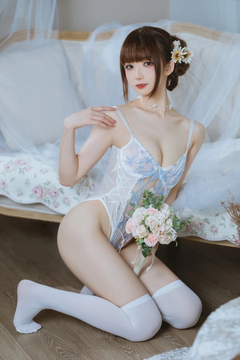 《纯欲连体衣》｜封疆疆v · 40张写真