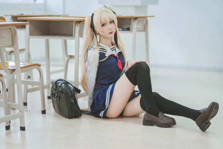 《英梨梨》｜封疆疆v · 40张写真