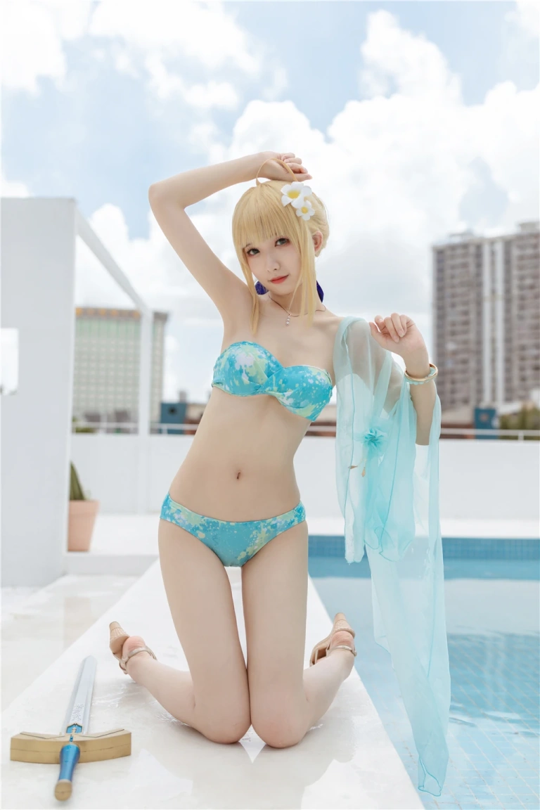 《阿尔托莉雅·潘德拉贡 泳装》｜封疆疆v · 40张写真