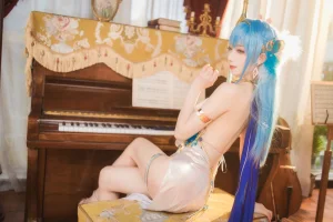 《NIKKE 胜利女神 海伦娜》｜封疆疆v · 34张写真