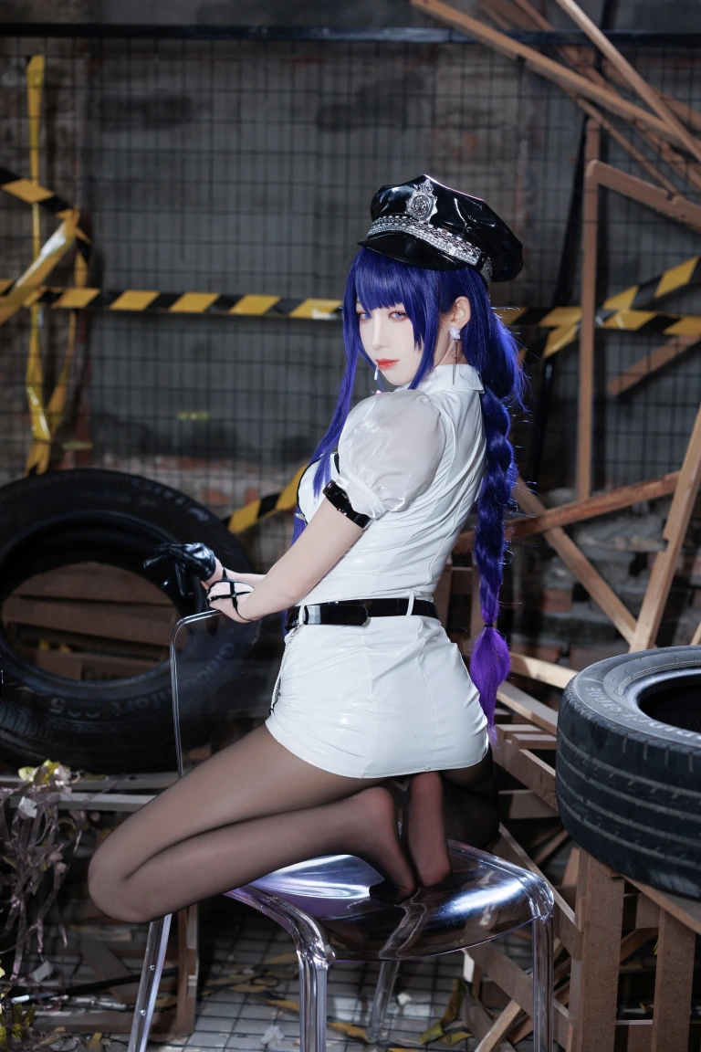 《雷电将军女警》｜封疆疆v · 38张写真